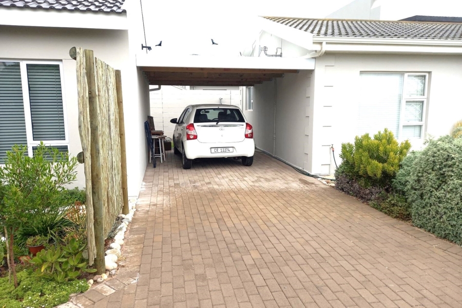 To Let 3 Bedroom Property for Rent in Country Club Western Cape